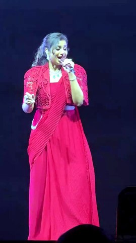 Nagada Sang Dhol By Shreya Ghoshal| Live Performance