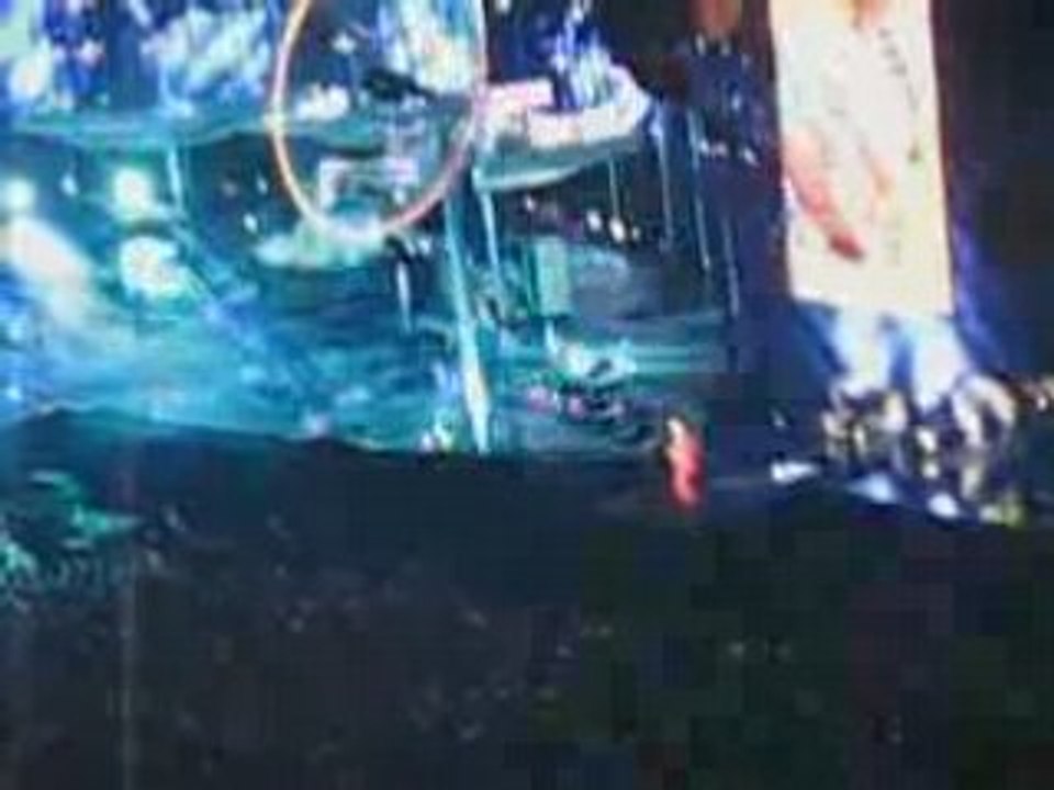 Muse_at_Wembley_Stadium Time_is_Running_Out 16_06_07