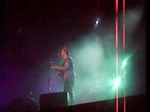 Christophe Maé singing No Woman No Cry de Bob Marley