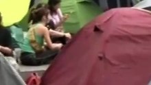 La Puerta del Sol se convierte en kilómetro 0 de la vivienda en el cuarto día de acampada