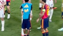 El abrazo de Modric con Lamine y Rodri tras el partido