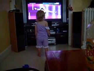 manon en mode tecktonik