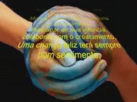 Reflexão criança vê criança faz