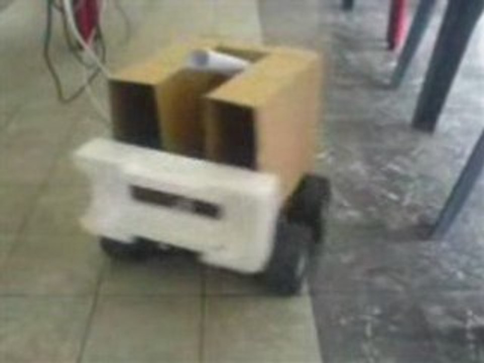 Projet BTS IRIS : Wifibot en action @ Ozanam 2008