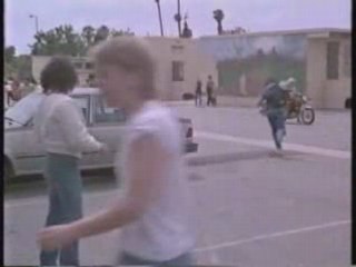 Kiefer Sutherland --　MAX DUGAN RETURNS