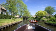 Giethoorn 8K Boat Tour: Experience the Netherlands' Venice of the North with Ambient Sounds