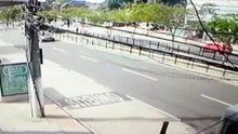 Homem é atropelado por motociclista em Vitória