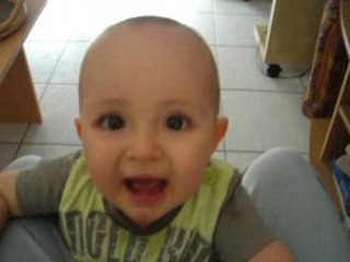 Evan fait ses premiers pas