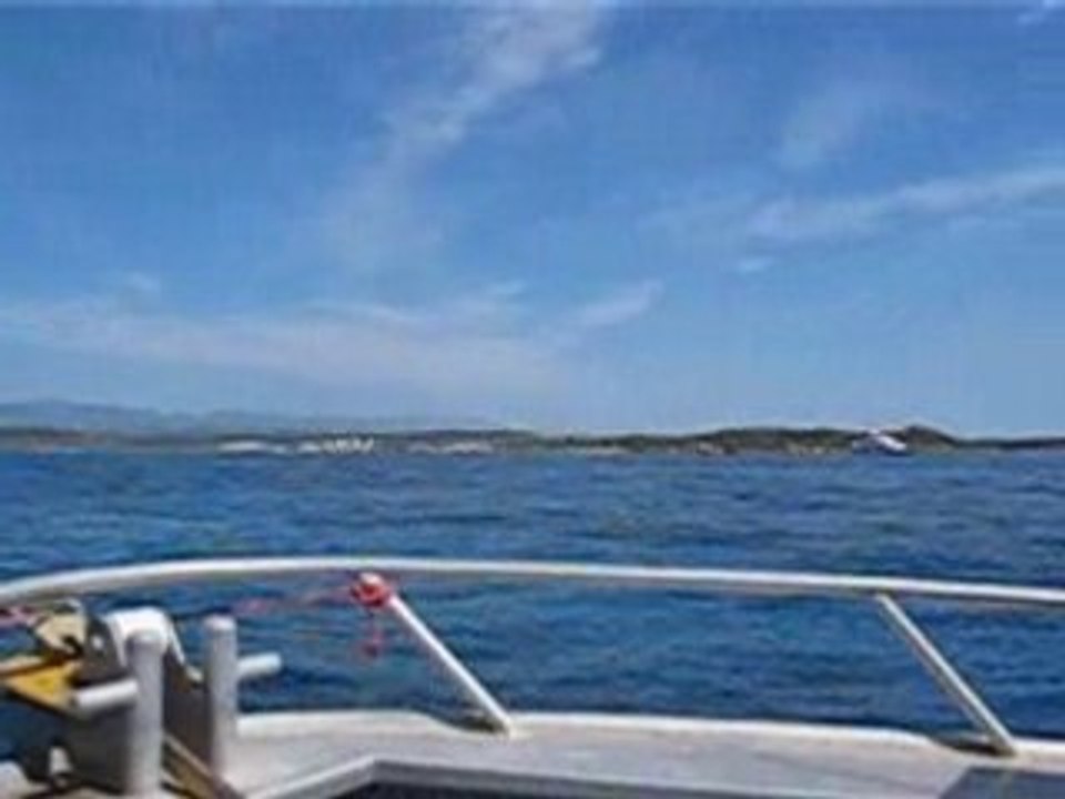 Ballade en bateau vers les îles Lavezi !