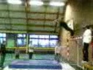 salto a la miaouss de la bar du but de foot en sal