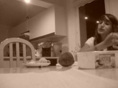 Delphine & moi , bouffant comme des grosses FATAS.