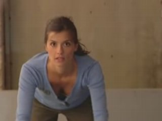 Tania Young - Fort Boyard "décolleté"