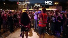 Протестующие в Мадриде стучат по кастрюлям, требуя мер против жилищного кризиса в Испании