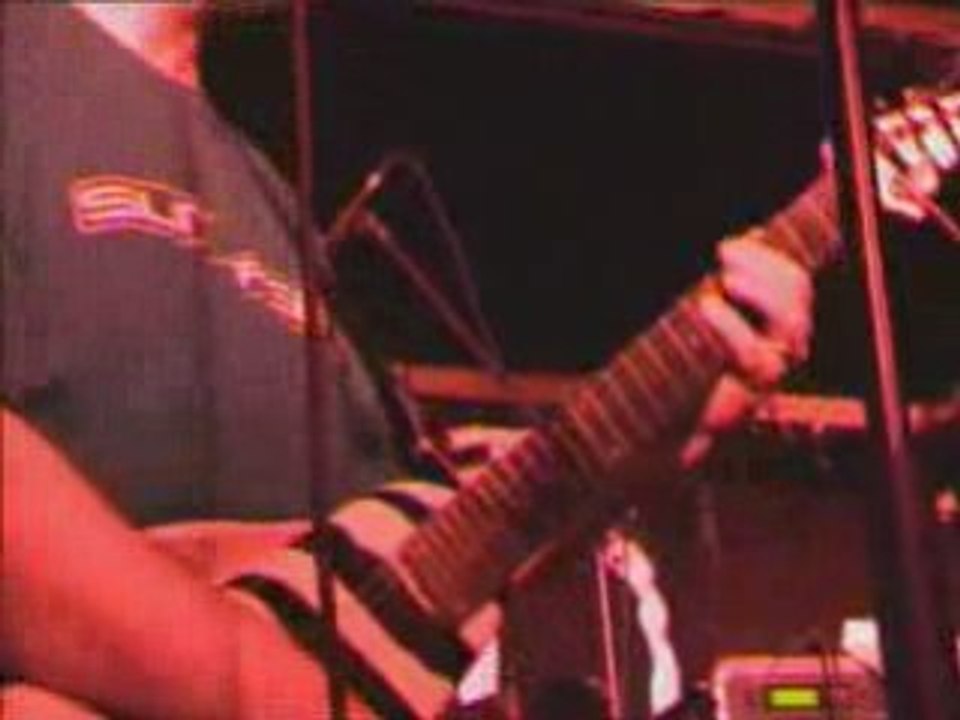Bumblefoot Guitars SUCK Live at Shredfest