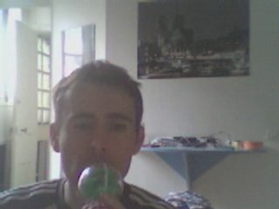 Wiwi égratigne "Alors heureuse"