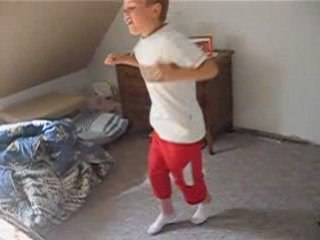 TOM qui danse NO STRESS