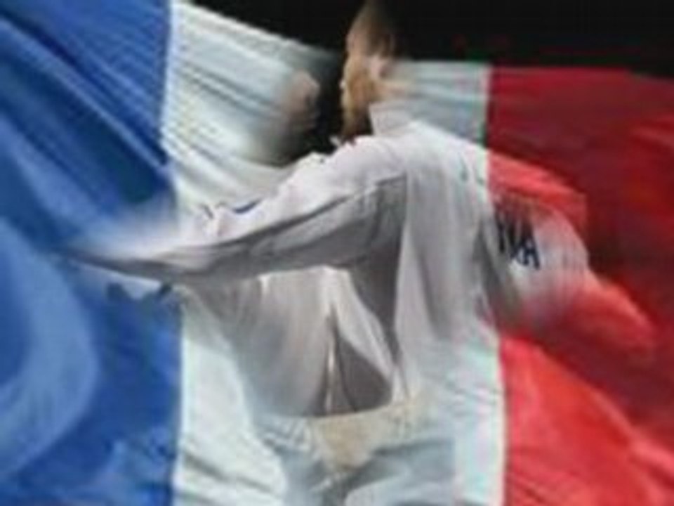 ET DE TROIS    MEDAILLES  D 'OR POUR LA FRANCE