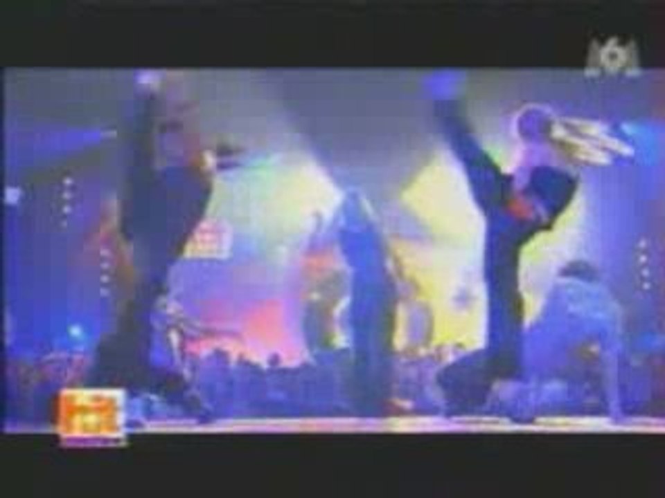Britney Spears  _ Sometimes _( Live Hit Machine )