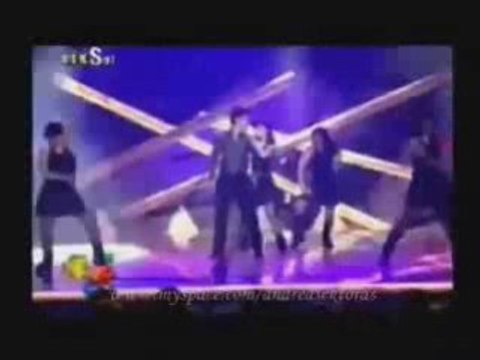 Andreas Ektoras - Poios ftaiei (live)