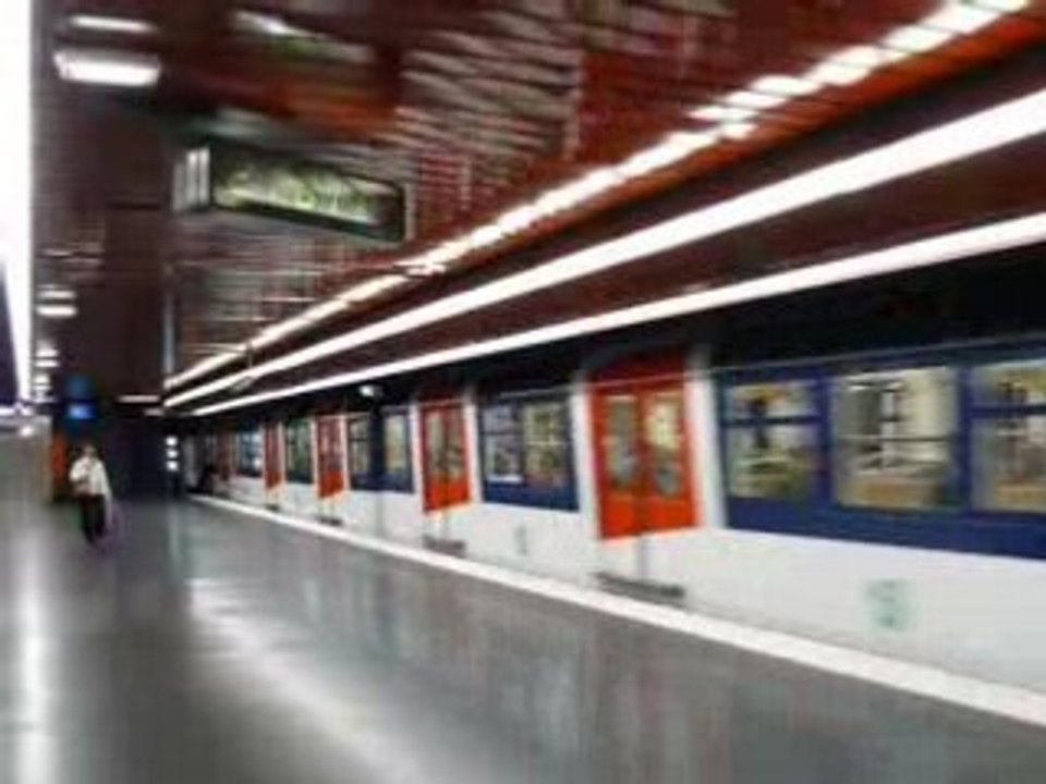 MS 61 en UM quittant Auber sur le RER A