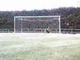 belle arret du goal du bout du gant!!!!