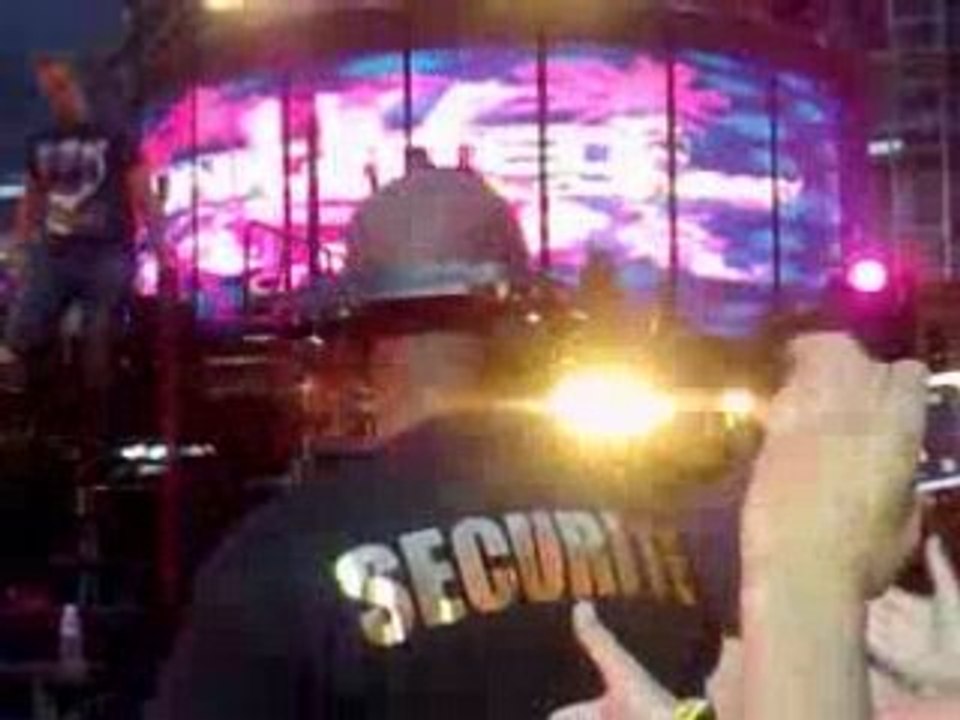 Enorme, enorme, enorme. Merci TIESTO