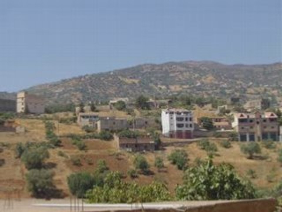 KABYLE Kamel Hamadi - Thawerdets Yefsan