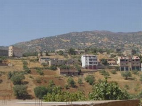 KABYLE Kamel Hamadi - Thawerdets Yefsan