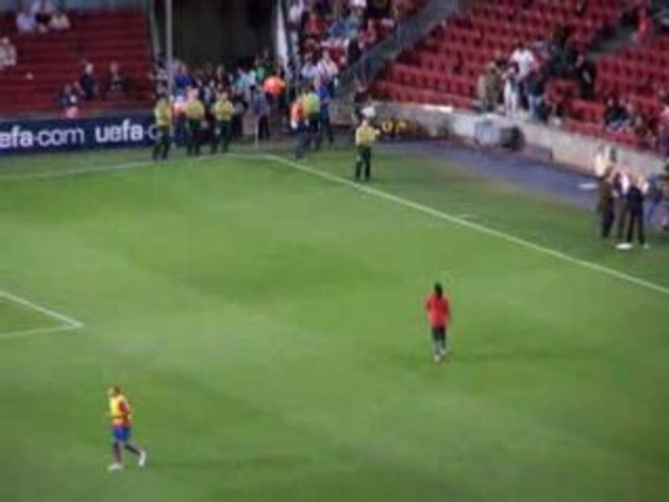 Ronaldinho warm up