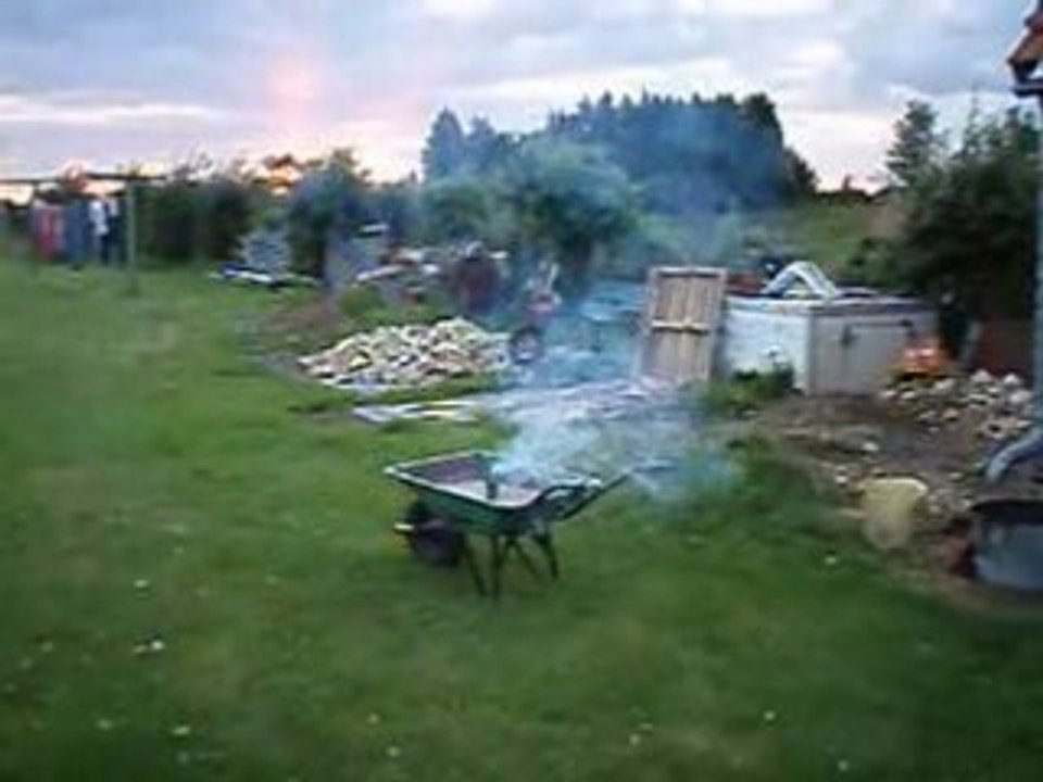 gros pétar dans l'eau