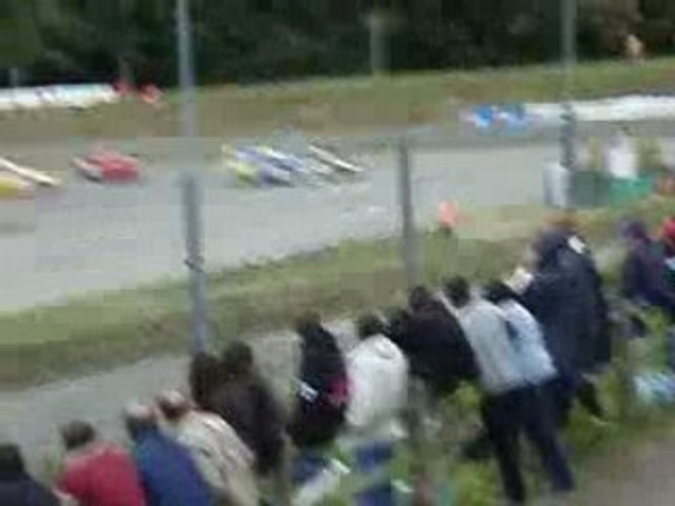 Rallycross, 2 roue,dérapage + crash dans les rails