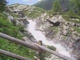 Chutes dans les Alpes Autrichiennes