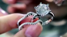 “Would you choose a 3CT diamond look for your dream ring? 💎😍”