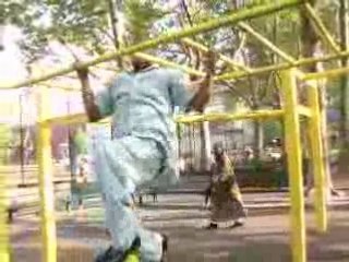 force ghetto workout street fitness pull up