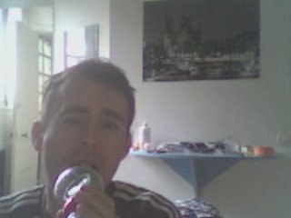 Wiwi égratigne "My brave face"