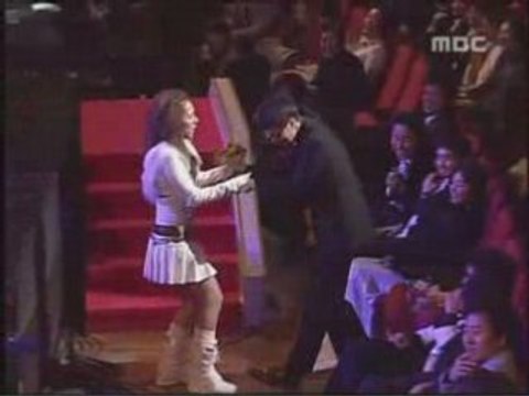 Chae Yeon & Bin - 第4界韓國電影頒獎禮表演片段