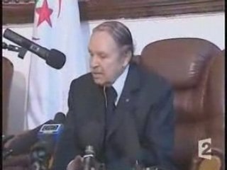 Passage du Président Bouteflika après l'attentat de Batna