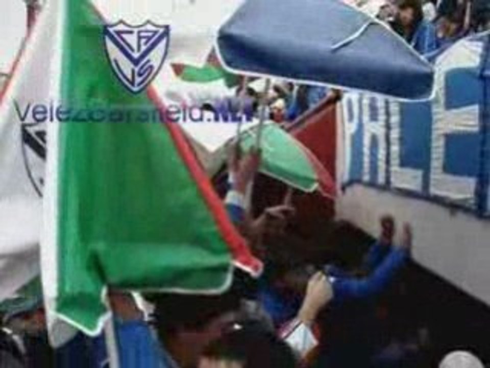 La hinchada de Velez frente a Argentinos Jrs.