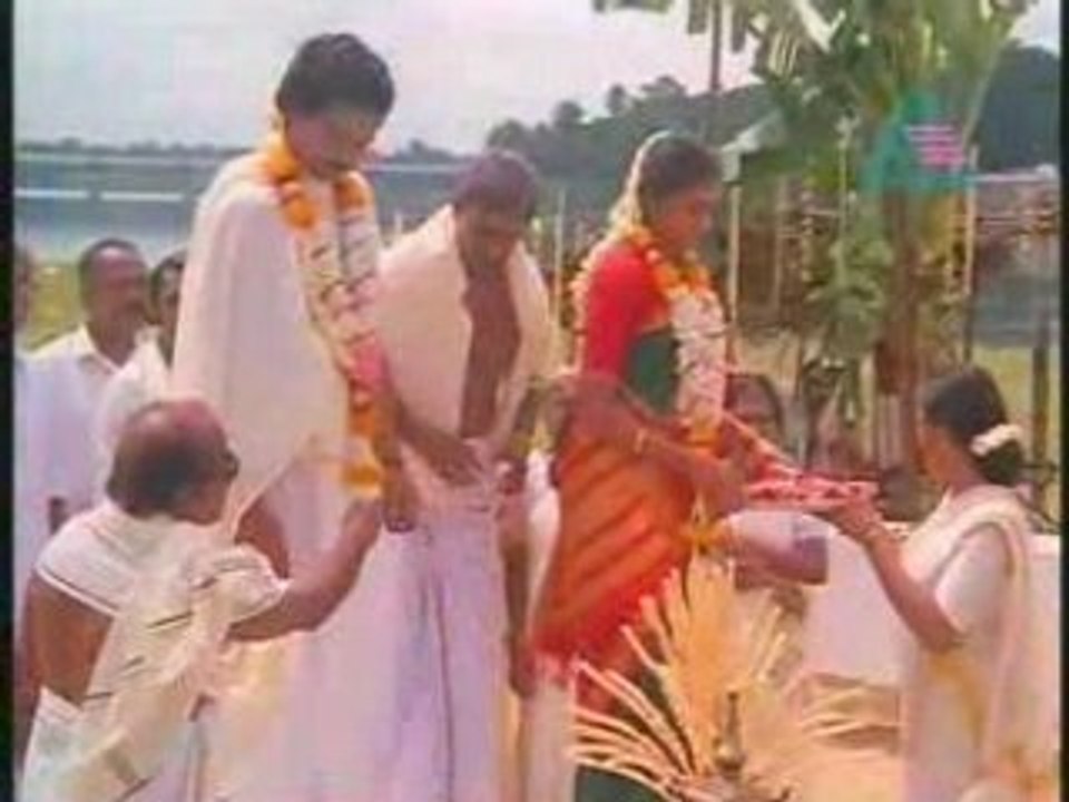 Minnaminnite nurunguvattam www.veeduonline.com Pt05
