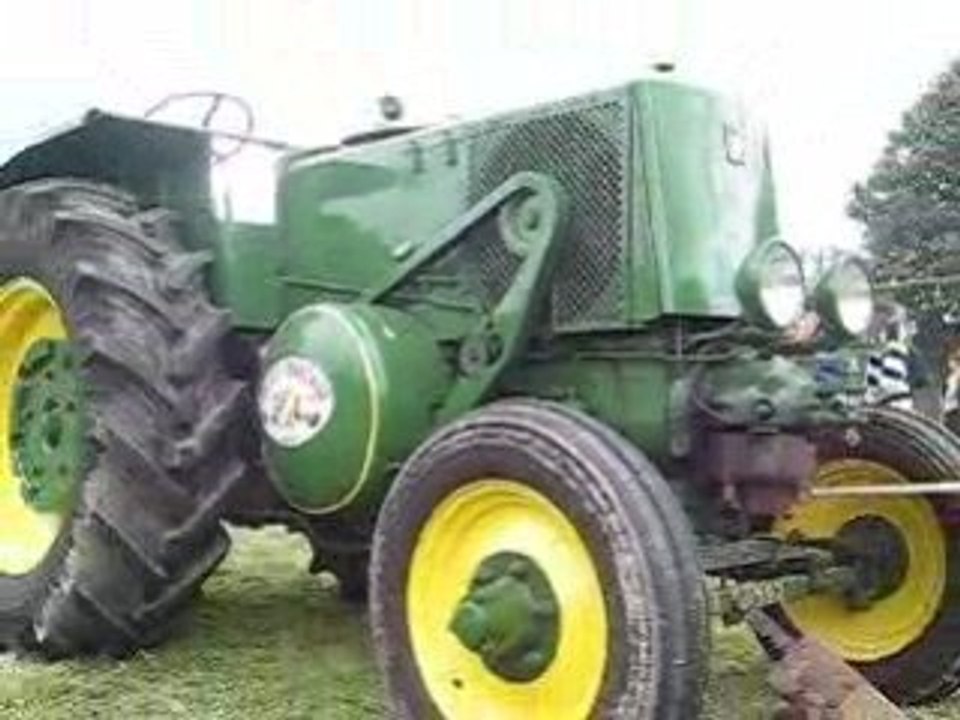 Société Francaise 551 au ralenti