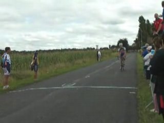 arrivée course Bréau en 3 eme cat