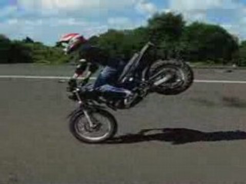 YAMAHA TW STUNT VIDEO - DAFY MOTO ST BRIEUC (22)