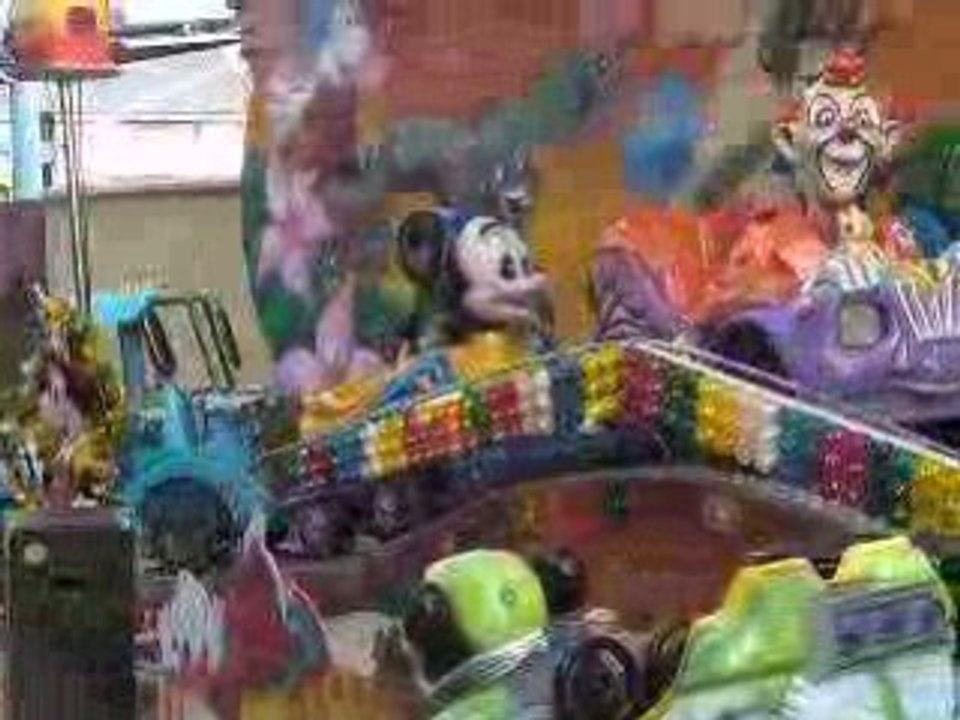 Ilona 2ans fais du manege