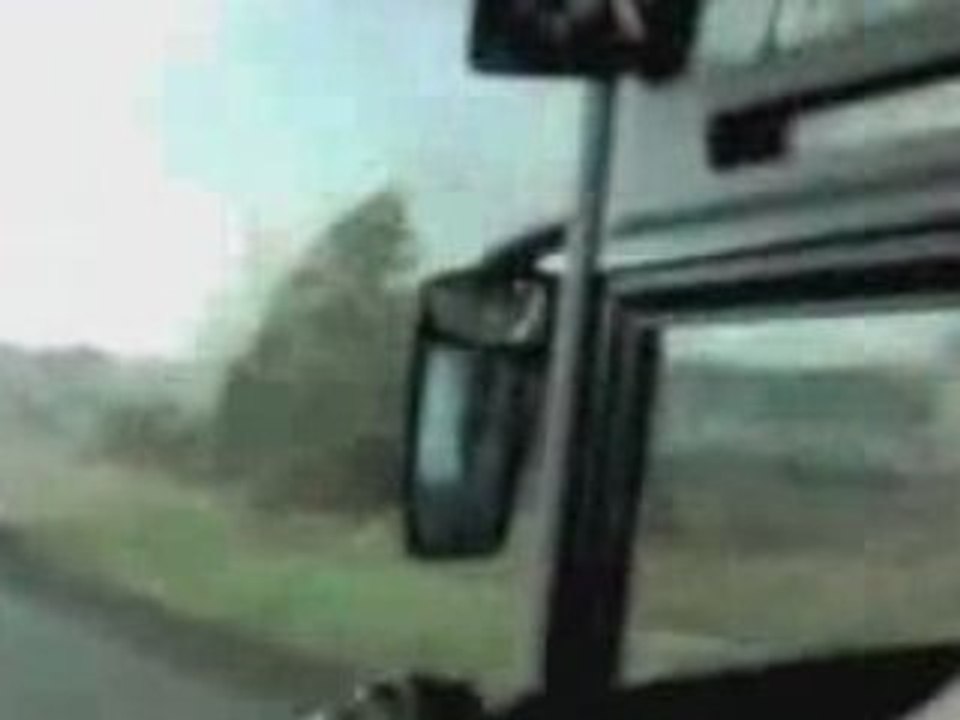 Bus tornade pologne