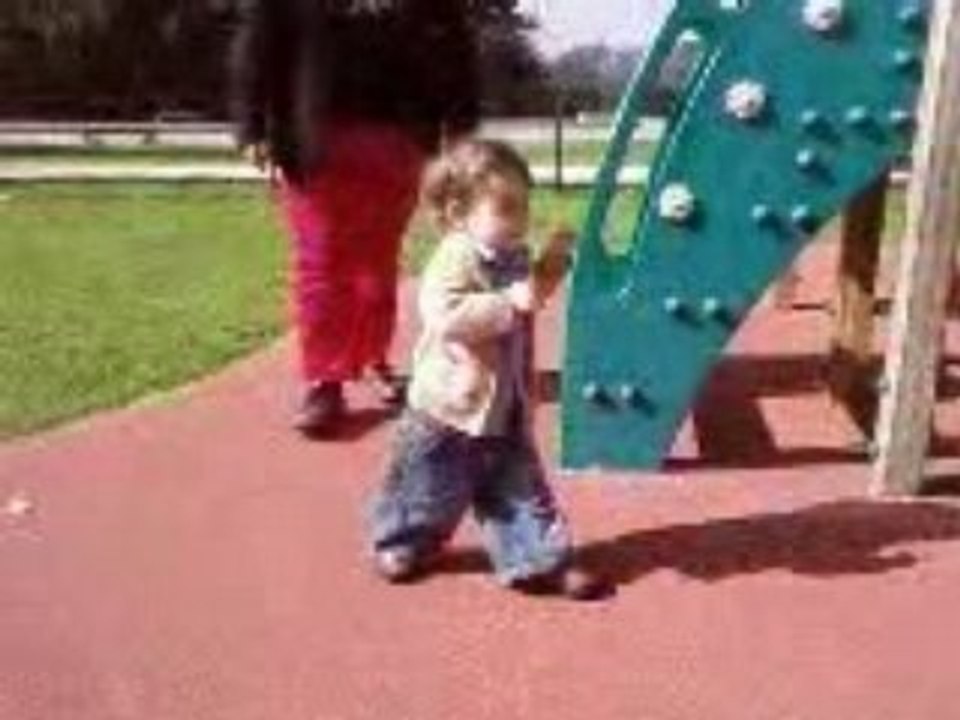 rafael apprend à marcher au parc palmer SV_A0047