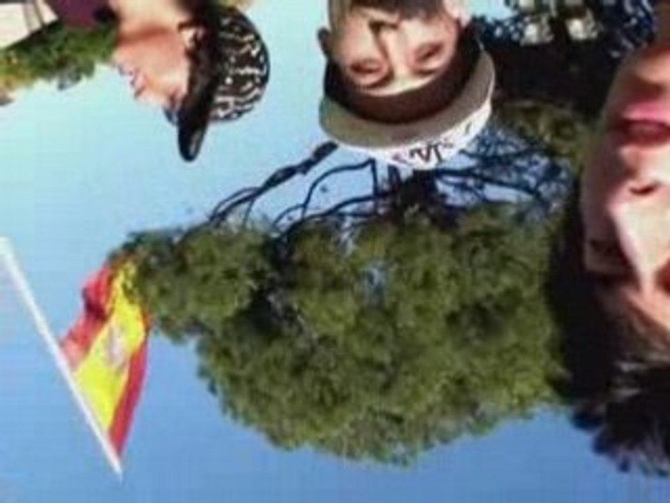 javi skating y el dedo