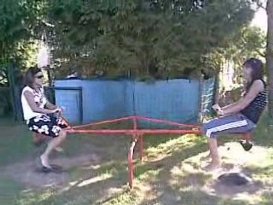 Deux Folles sur le Tape-Fesses xD