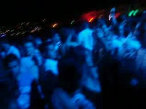 Boite de nuit : Catamaran , yatch qui se transforme en boite