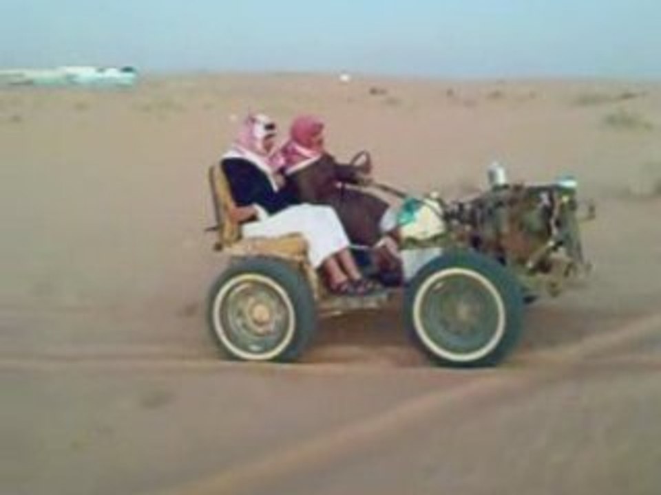 Aziz et mouloud dans leur 4x4