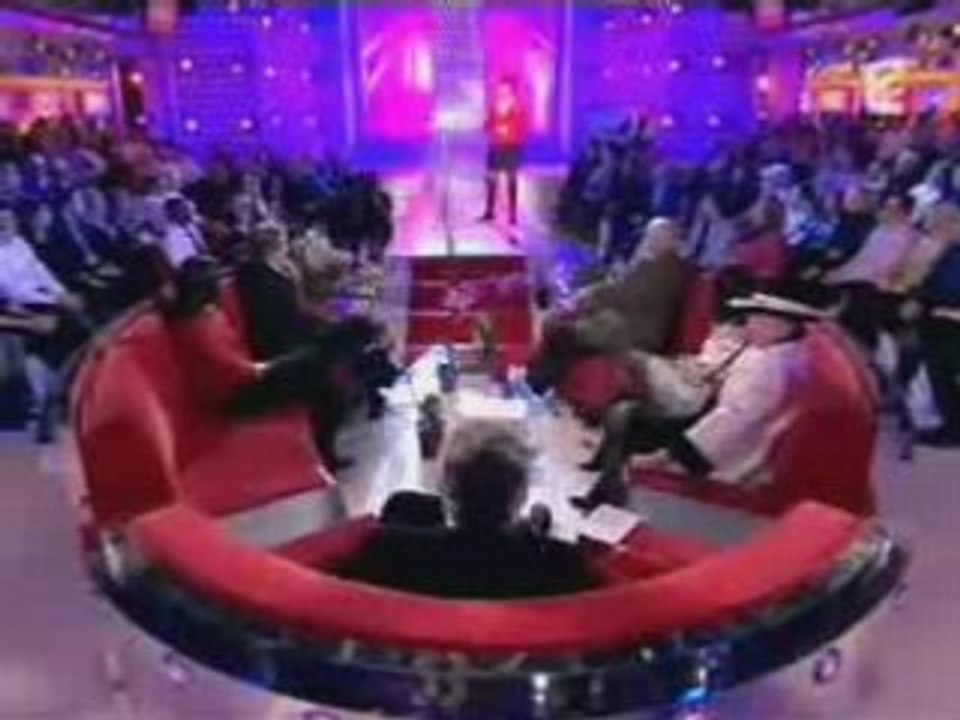 Anne Roumanoof VS Sarko
